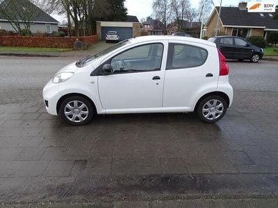 Wit Gebruikt 2011 Peugeot 107 Hatchback | € 1.999 (Super prijs)