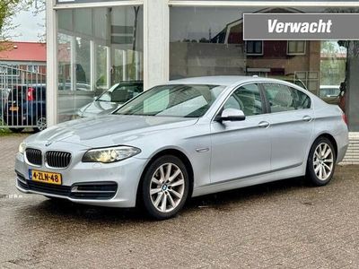 tweedehands BMW 520 5-SERIE Verwacht I BUSINESS 184PK AUT. Xenon Navi Pdc Leer NL-auto!