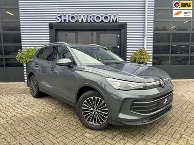 Grijs Occasion 2024 VW Tiguan Edition SUV | € 38.900