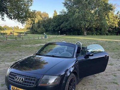Zwart Gebruikt 2004 Audi TT Roadster Cabriolet | € 3.200