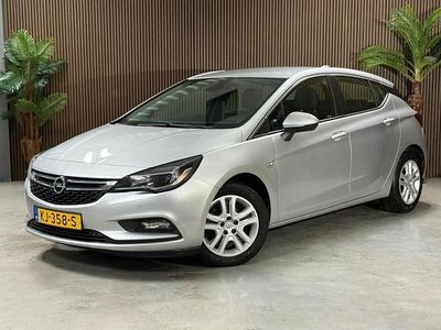 Grijs Gebruikt 2016 Opel Astra Business Hatchback | € 5.999 (Eerlijke prijs)