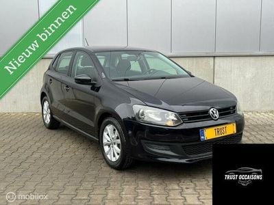 Zwart Gebruikt 2010 VW Polo Hatchback | € 5.995 (Eerlijke prijs)
