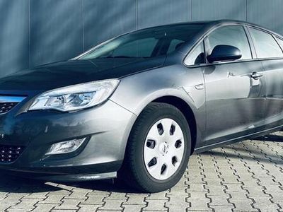 tweedehands Opel Astra 1.4 Business Edition Airco Cruise Navi Trekhaak
