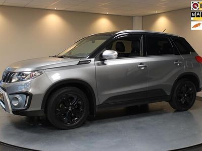 Grijs (metallic) Gebruikt 2017 Suzuki Vitara SUV | € 14.940 (Eerlijke prijs)