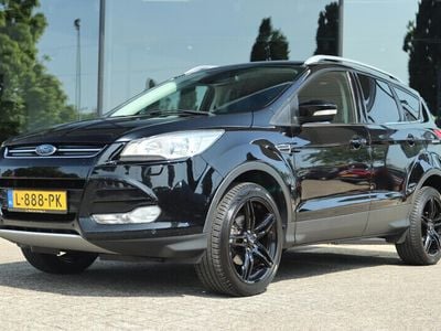 Zwart Gebruikt 2015 Ford Kuga Titanium SUV | € 10.850 (Eerlijke prijs)