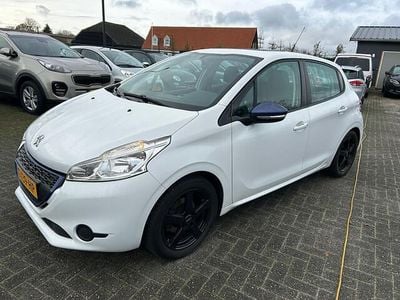Wit Gebruikt 2015 Peugeot 208 Access Hatchback | € 5.000 (Goede deal)