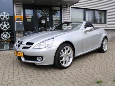 Grijs, metallic lak Occasion 2009 Mercedes 200 Cabriolet | € 15.999 (Duur)