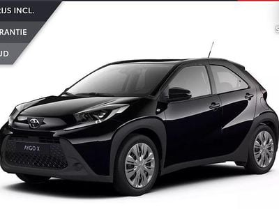 Zwart Occasion 2025 Toyota Aygo X Play SUV | € 20.495 (Eerlijke prijs)