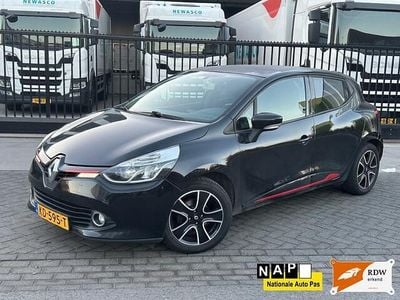 Zwart Gebruikt 2013 Renault Clio IV Hatchback | € 4.200 (Eerlijke prijs)