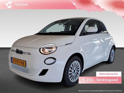 Wit Occasion 2024 Fiat 500e Urban Hatchback | € 21.745 (Eerlijke prijs)