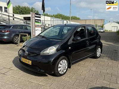 Zwart Gebruikt 2007 Toyota Aygo Hatchback | € 2.249 (Eerlijke prijs)