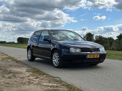 Blauw Occasion 2002 VW Golf IV Highline | € 4.250 (Goede deal)