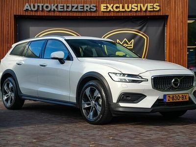 Occasion Volvo V60 CC Pro 251 PK (184 kW) 2021 Wit Stationwagen