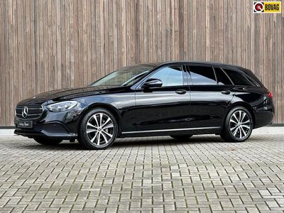 Zwart Gebruikt 2022 Mercedes E300 Luxury Stationwagen | € 34.900