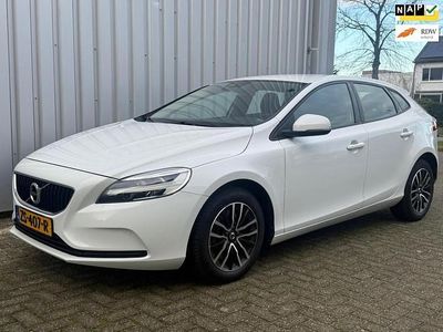Wit Gebruikt 2019 Volvo V40 Hatchback | € 10.950 (Iets duurder)