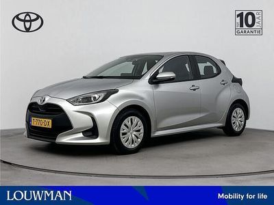 Grijs metallic Occasion 2023 Toyota Yaris Active Hatchback | € 20.445 (Eerlijke prijs)