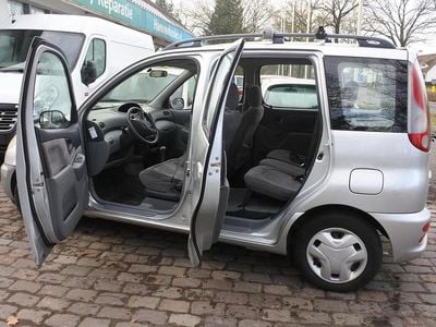 Grijs (metallic) Occasion 2000 Toyota Yaris Verso Sol MPV | € 1.995 (Goede deal)