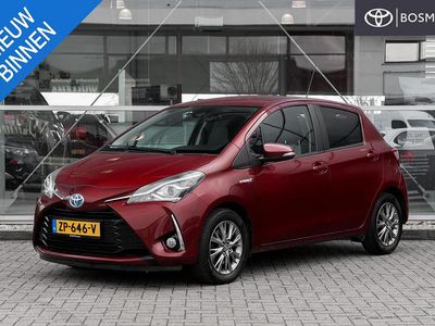 Rood Occasion 2019 Toyota Yaris Hybrid Hatchback | € 16.549 (Goede deal)