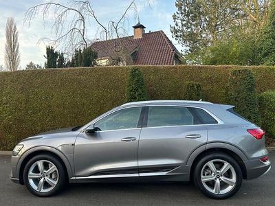 Occasion Audi e-tron Business 230 kW (313 PK) 2020 Grijs (metallic) SUV