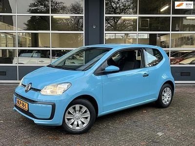 Blauw Gebruikt 2016 VW up! take up! Hatchback | € 7.850 (Eerlijke prijs)