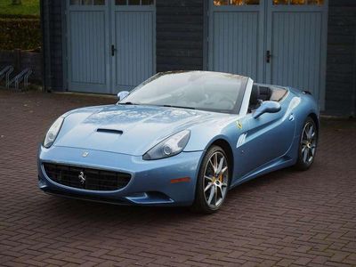 Blauw, metallic lak Gebruikt 2010 Ferrari California Cabriolet | € 84.579