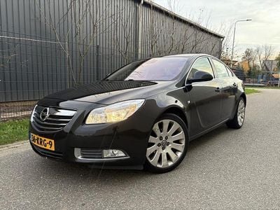 Zwart Gebruikt 2010 Opel Insignia Cosmo Sedan | € 4.450 (Goede deal)