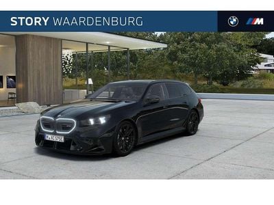 Zwart Nieuw 2025 BMW M5 Comfort Edition Stationwagen | € 169.641 (Iets duurder)