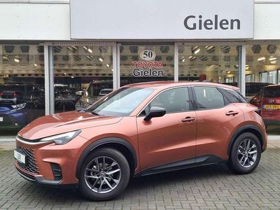 Occasion Lexus LBX 136 PK (100 kW) 2025 Rood (metallic) SUV