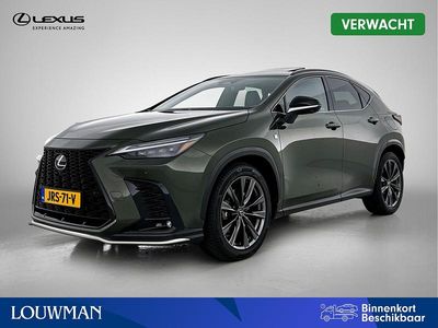 Groen metallic Occasion 2024 Lexus NX450h+ Sport Line SUV | € 66.950 (Iets duurder)