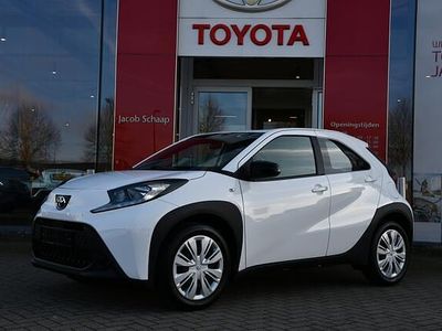 Wit Nieuw 2025 Toyota Aygo X Play SUV | € 20.499 (Eerlijke prijs)