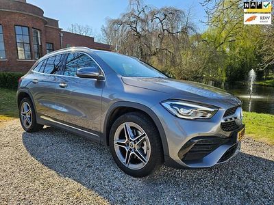 Grijs Occasion 2022 Mercedes GLA250 AMG line SUV | € 39.990 (Eerlijke prijs)