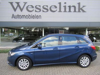 Blauw, metallic lak Gebruikt 2012 Mercedes B180 MPV | € 11.950 (Eerlijke prijs)