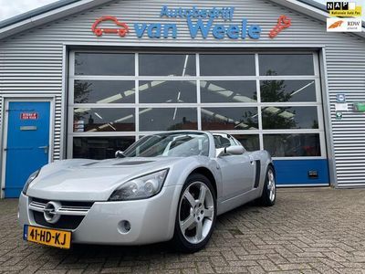 tweedehands Opel Speedster 2.2-16V perfect onderhouden.