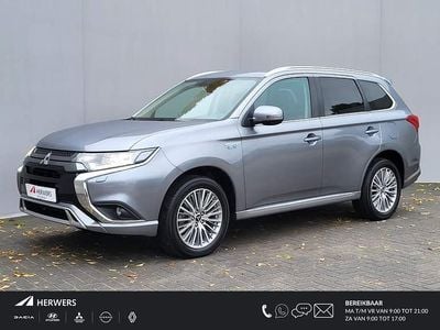 Titanium grey metallic Occasion 2021 Mitsubishi Outlander P-HEV Intense SUV | € 23.785 (Eerlijke prijs)
