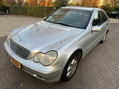Mercedes C180