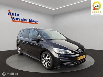 Zwart (metallic) Occasion 2018 VW Touran Highline MPV | € 24.940 (Duur)