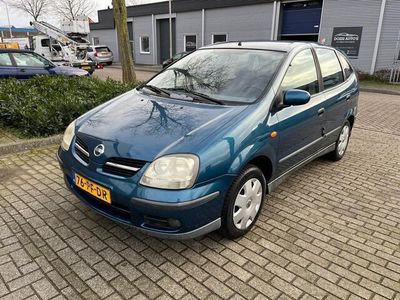 Nissan Almera Tino