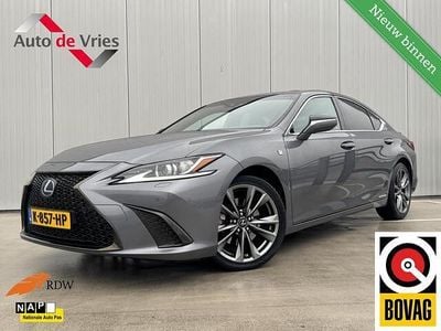 Grijs Occasion 2020 Lexus ES300H Sport Line Sedan | € 33.450 (Super prijs)