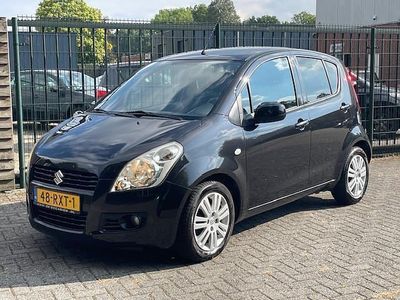 Zwart, metallic lak Gebruikt 2011 Suzuki Splash Exclusive Hatchback | € 3.995 (Eerlijke prijs)