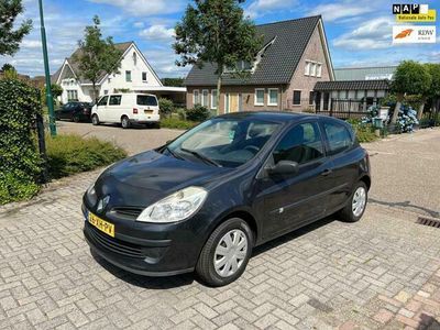 tweedehands Renault Clio 1.2-16V Business Line | Nieuwe APK NAP Airco |