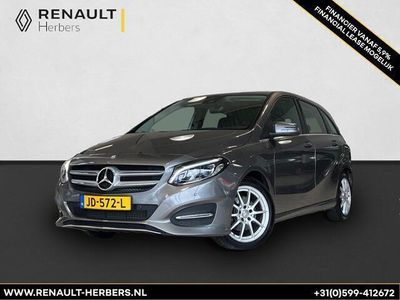 tweedehands Mercedes B180 Ambition AUTOMAAT / NAVI / ECC / ALL SEASON / TREKHAAK