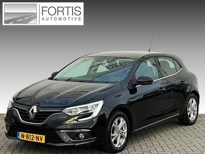Zwart Gebruikt 2016 Renault Mégane IV Zen Hatchback | € 9.400 (Eerlijke prijs)