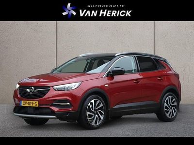 Rood Occasion 2018 Opel Grandland X Ultimate SUV | € 14.945 (Eerlijke prijs)