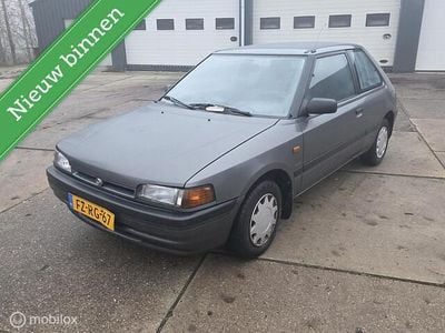 Grijs Gebruikt 1993 Mazda 323 Hatchback | € 950