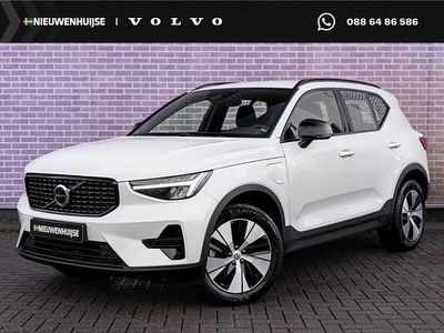 Wit Occasion 2023 Volvo XC40 Core SUV | € 38.899 (Eerlijke prijs)
