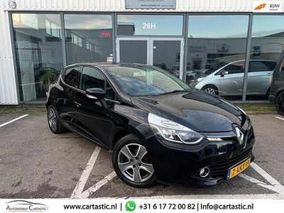 Zwart Gebruikt 2014 Renault Clio IV Night&Day Hatchback | € 6.650 (Eerlijke prijs)