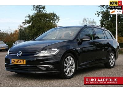 Zwart (metallic) Gebruikt 2018 VW Golf VII Highline Stationwagen | € 15.950 (Eerlijke prijs)