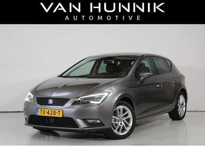 Grijs (metallic) Gebruikt 2016 Seat Leon Style Hatchback | € 10.950 (Eerlijke prijs)