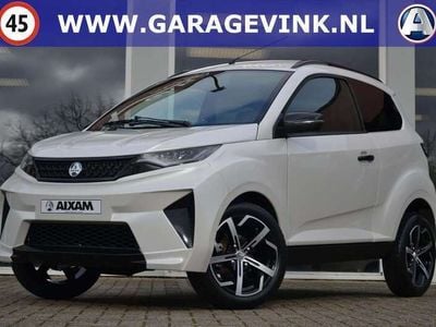Wit Nieuw 2025 Aixam e-Crossover Hatchback | € 19.639