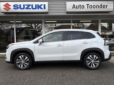 Wit (parellak) Gebruikt 2025 Suzuki SX4 S-Cross Style SUV | € 29.850 (Eerlijke prijs)